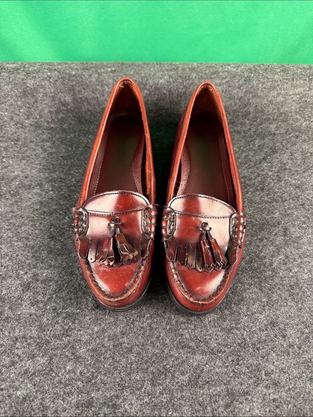 Bass women’s tassel loafers 7.5 nice used condition